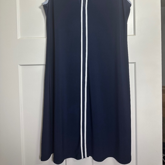 A line women's sleeveless blue dress. size M. - Picture 3 of 4